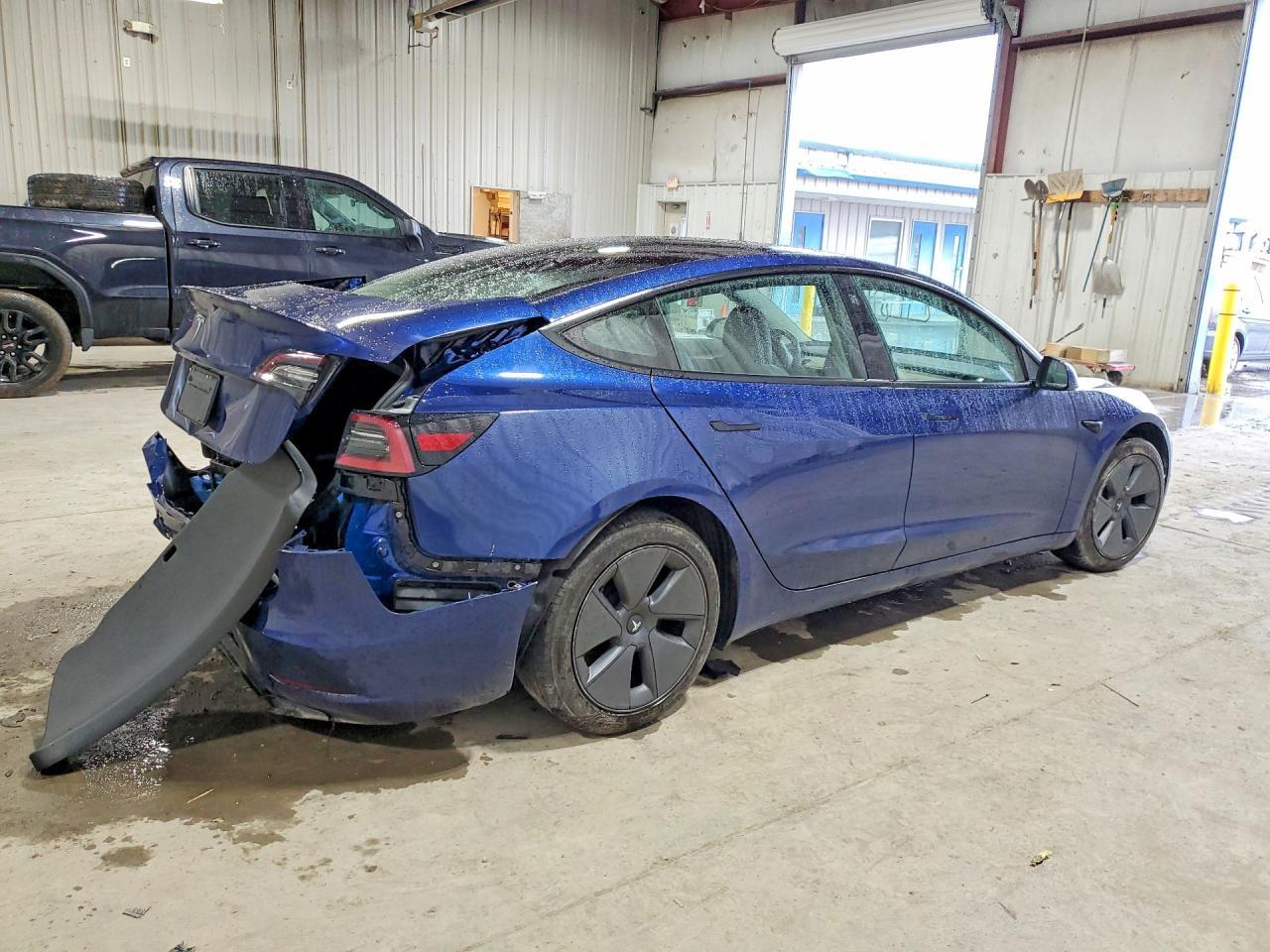 2023 TESLA MODEL 3 — Фото 3 из 13