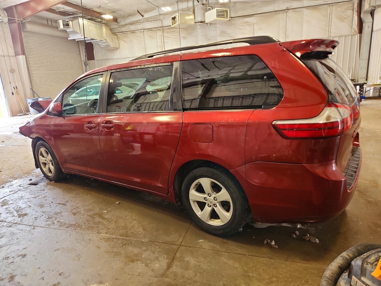 2015 TOYOTA SIENNA LE — Фото 2 из 13