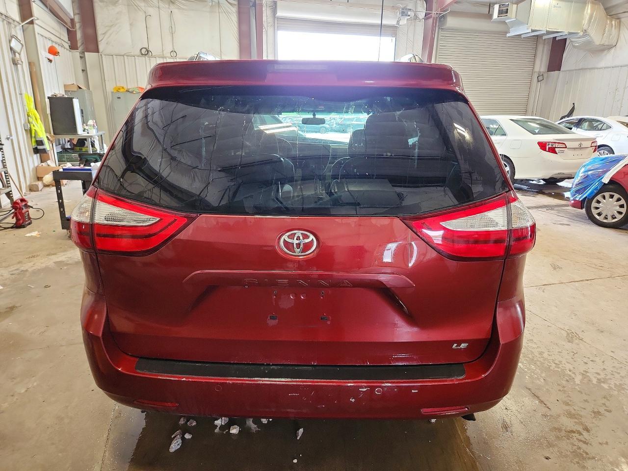 2015 TOYOTA SIENNA LE — Фото 6 из 13