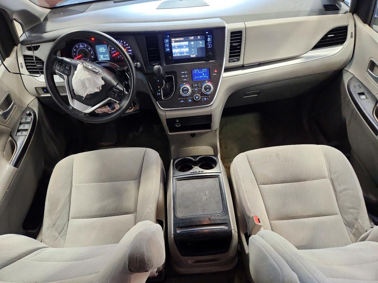 2015 TOYOTA SIENNA LE — Фото 8 из 13