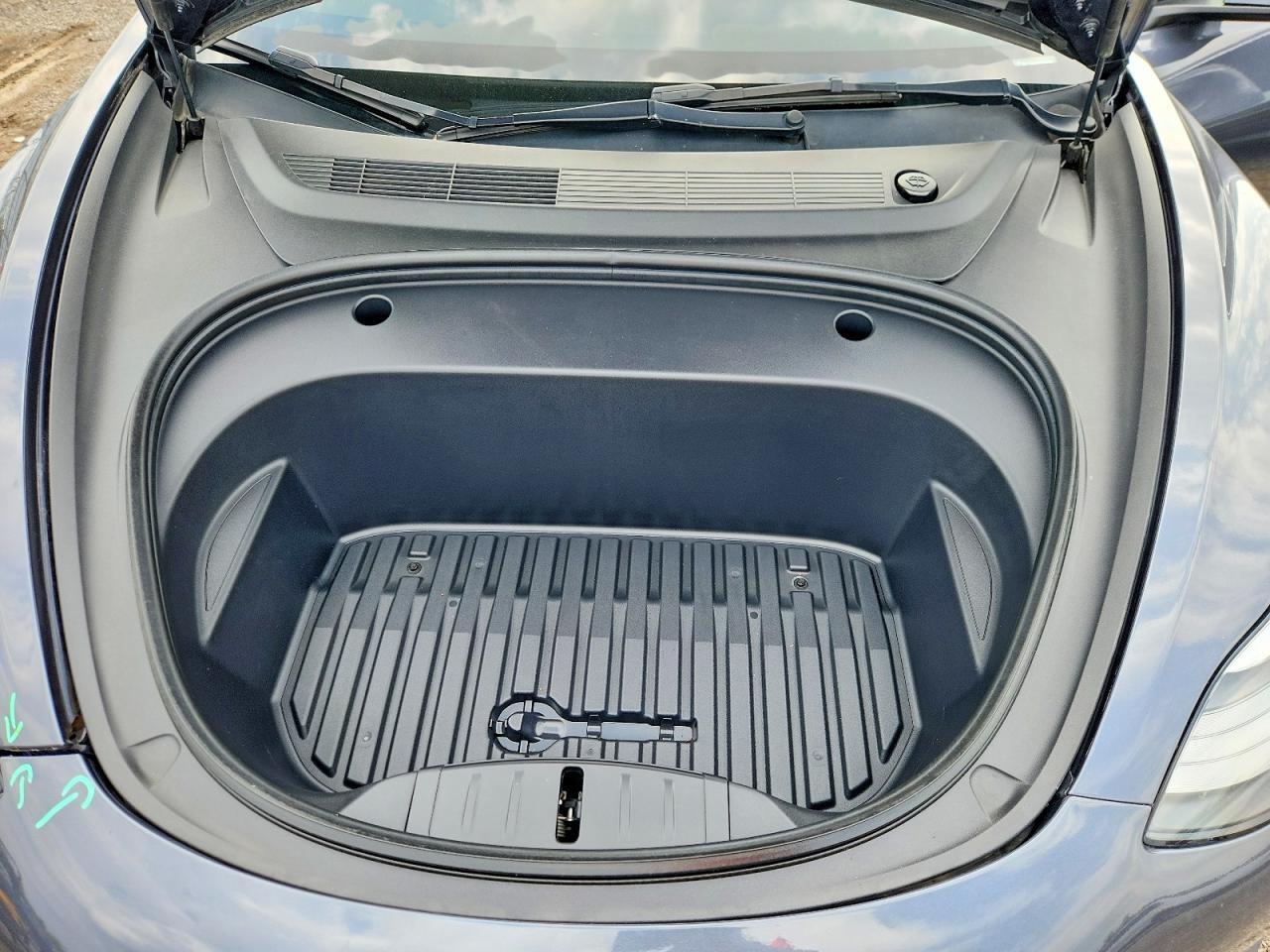 2023 TESLA MODEL 3 — Фото 11 из 12