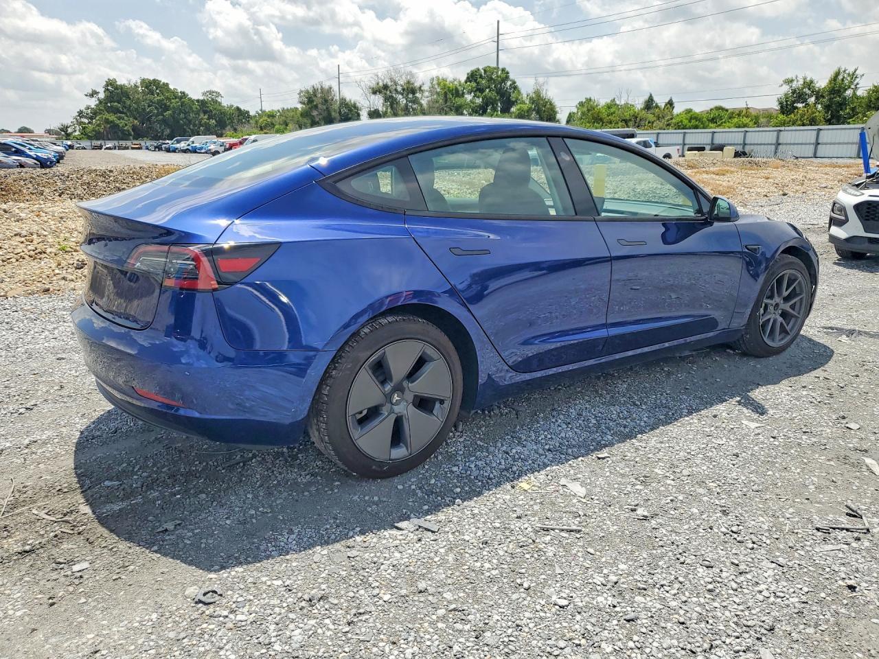 2023 TESLA MODEL 3 — Фото 3 из 12