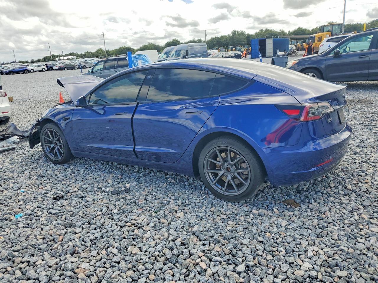 2023 TESLA MODEL 3 — Фото 2 из 12