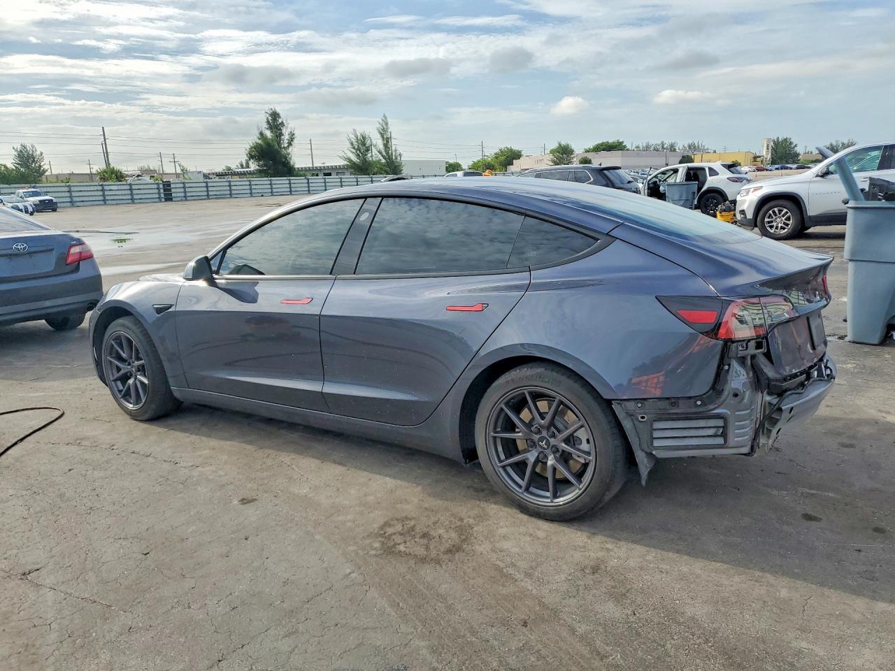 2023 TESLA MODEL 3 — Фото 2 из 12