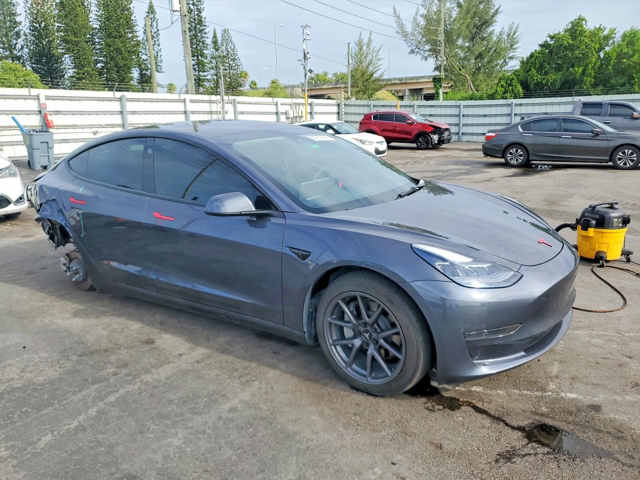 2023 TESLA MODEL 3 — Фото 4 из 12