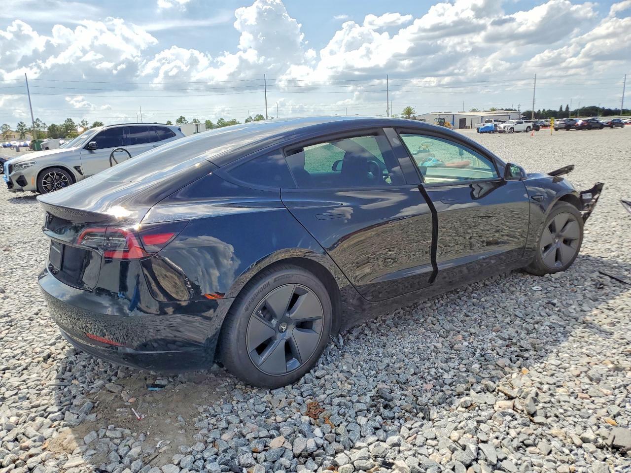 2023 TESLA MODEL 3 — Фото 3 из 12