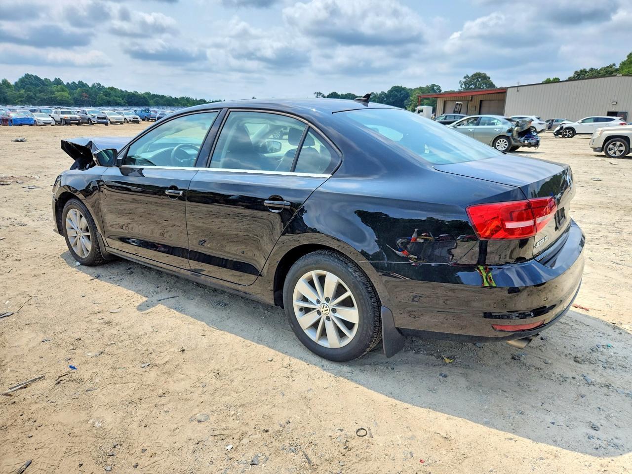 2015 VOLKSWAGEN JETTA SE — Фото 2 из 12