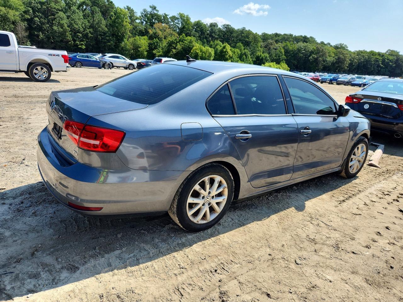 2015 VOLKSWAGEN JETTA SE — Фото 3 из 12