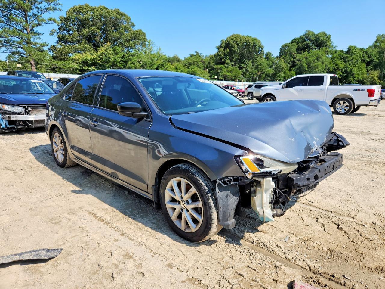 2015 VOLKSWAGEN JETTA SE — Фото 4 из 12