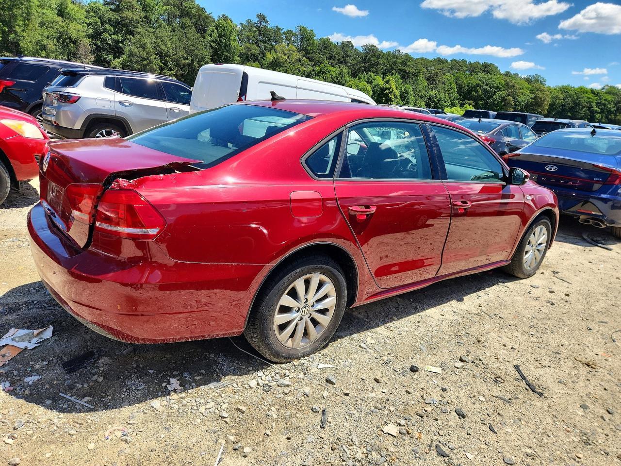 2015 VOLKSWAGEN PASSAT S — Фото 3 из 12