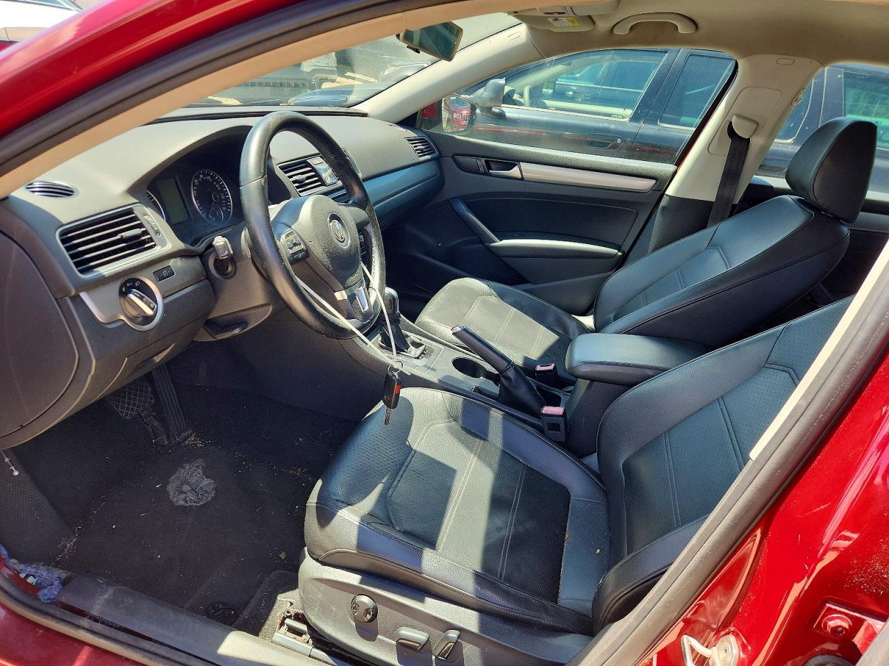 2015 VOLKSWAGEN PASSAT S — Фото 7 из 12