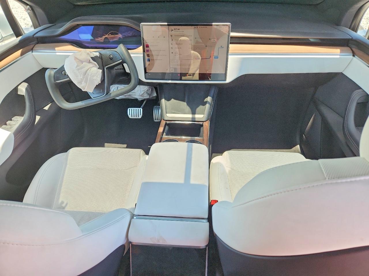 2023 TESLA MODEL X — Фото 8 из 13