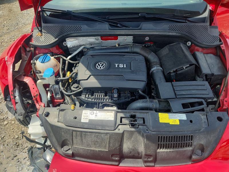 2015 VOLKSWAGEN BEETLE 1.8T — Фото 11 из 14