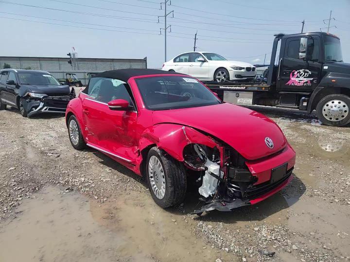 2015 VOLKSWAGEN BEETLE 1.8T — Фото 13 из 14