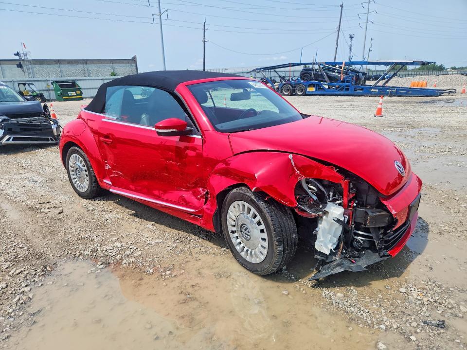 2015 VOLKSWAGEN BEETLE 1.8T — Фото 4 из 14