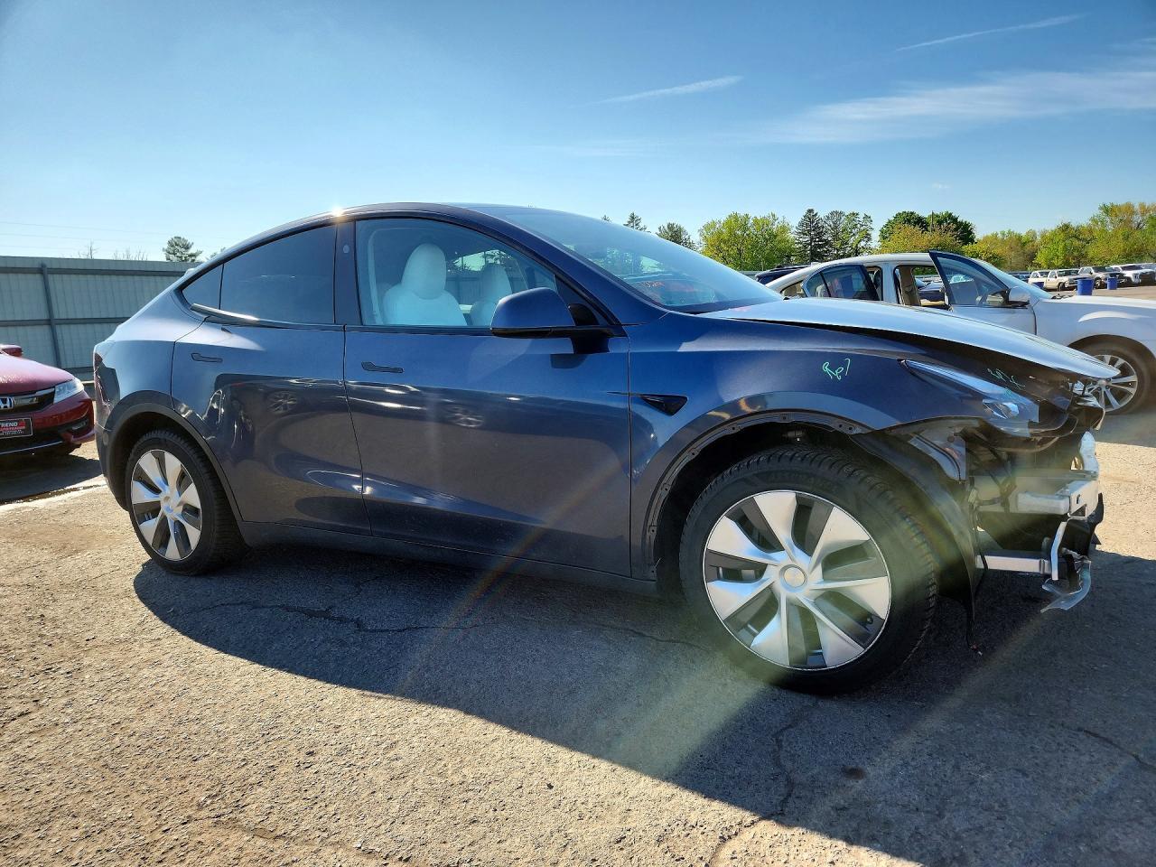 2023 TESLA MODEL Y — Фото 4 из 13
