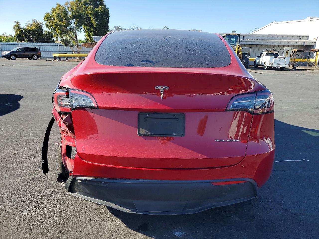 2023 TESLA MODEL Y — Фото 6 из 13