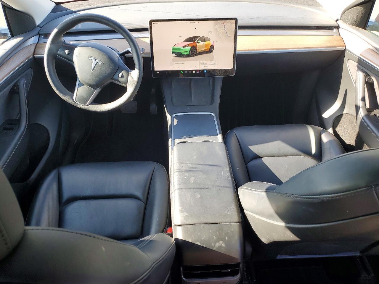 2023 TESLA MODEL Y — Фото 8 из 13