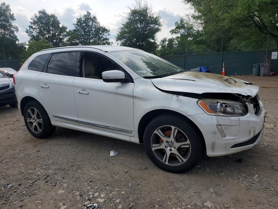 2015 VOLVO XC60 T6 PREMIER — Фото 4 из 13