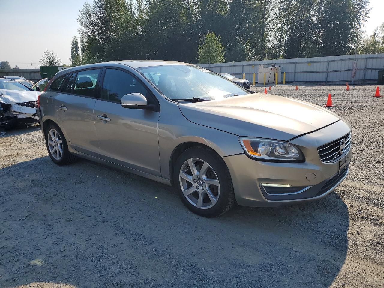 2015 VOLVO V60 — Фото 4 из 14