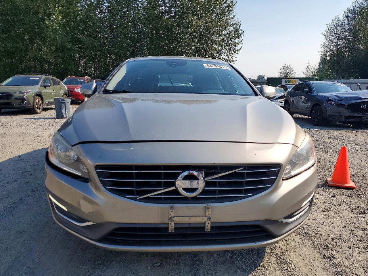 2015 VOLVO V60 — Фото 5 из 14