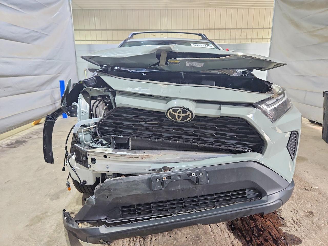 2023 TOYOTA RAV4 XLE — Фото 5 из 14