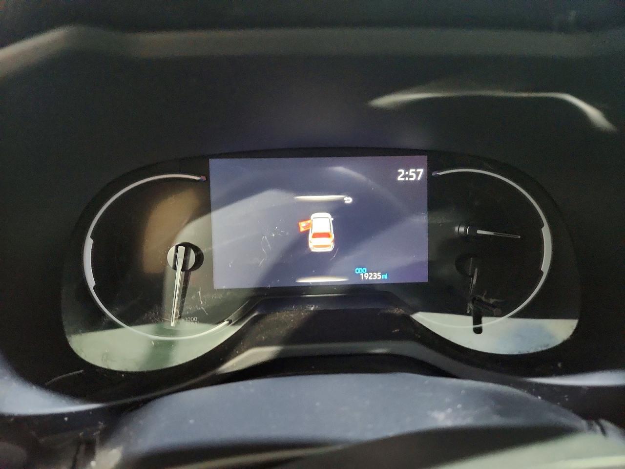 2023 TOYOTA RAV4 XLE — Фото 9 из 14