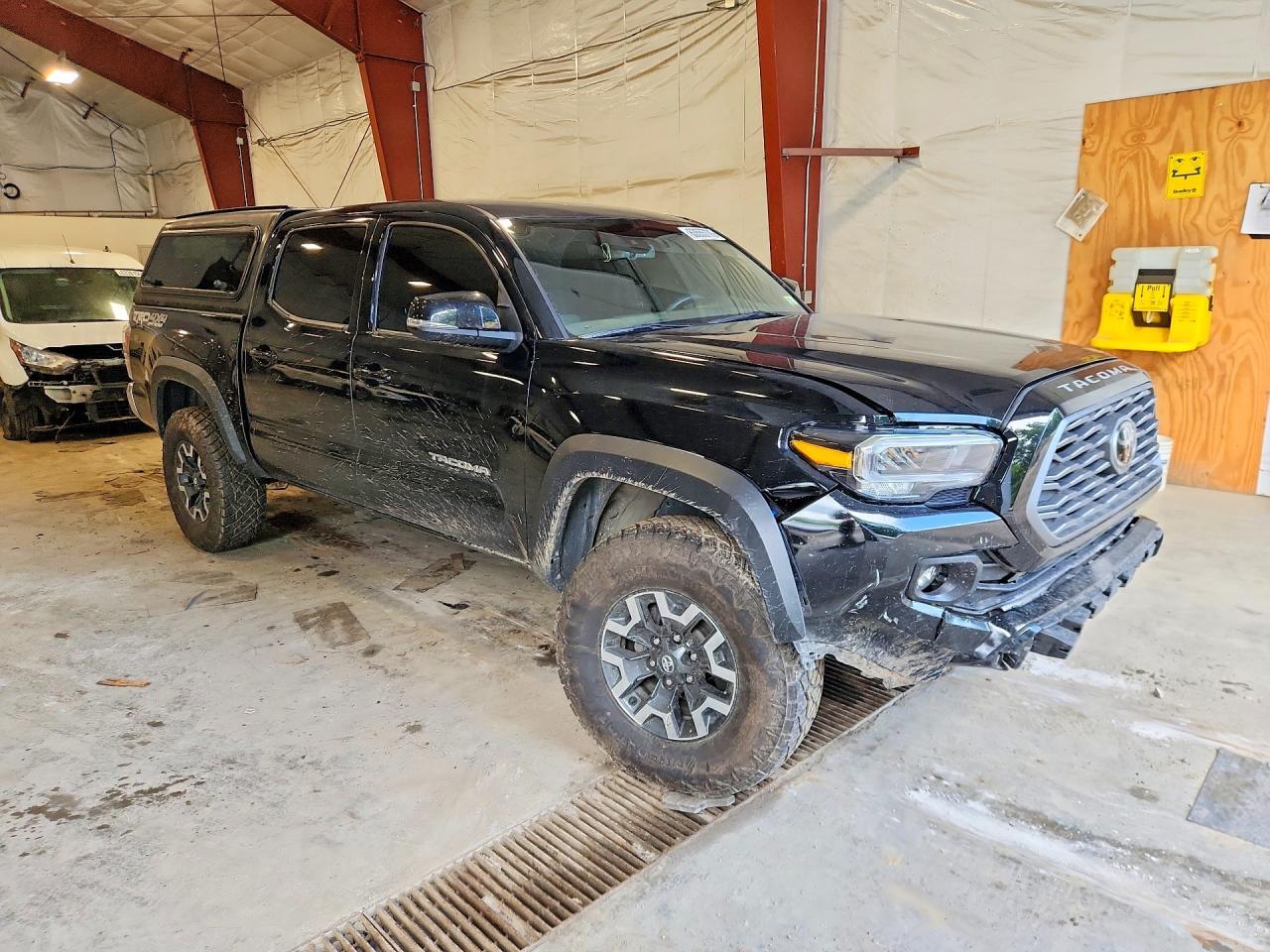 2023 TOYOTA TACOMA TRD OFF-ROAD — Фото 4 из 12