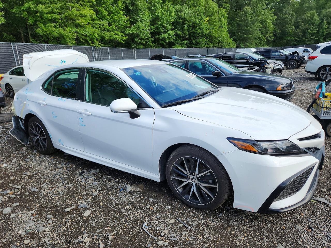 2023 TOYOTA CAMRY SE — Фото 4 из 12