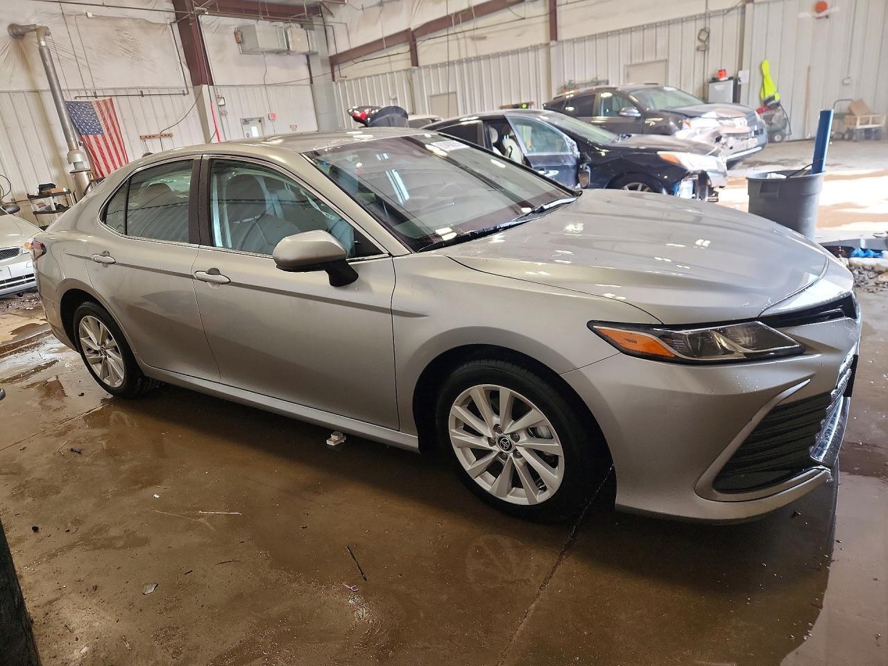 2023 TOYOTA CAMRY LE — Фото 4 из 13