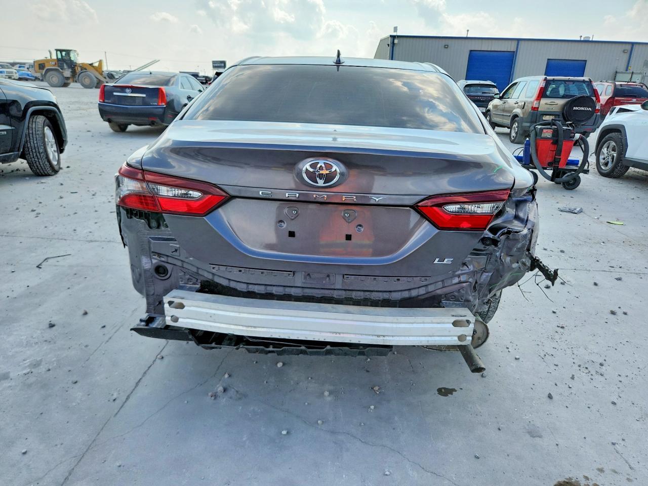 2023 TOYOTA CAMRY LE — Фото 6 из 12