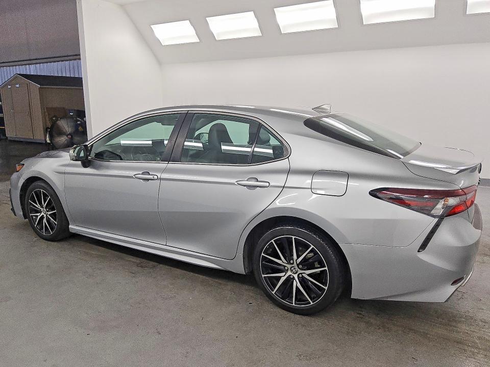 2023 TOYOTA CAMRY SE — Фото 2 из 12