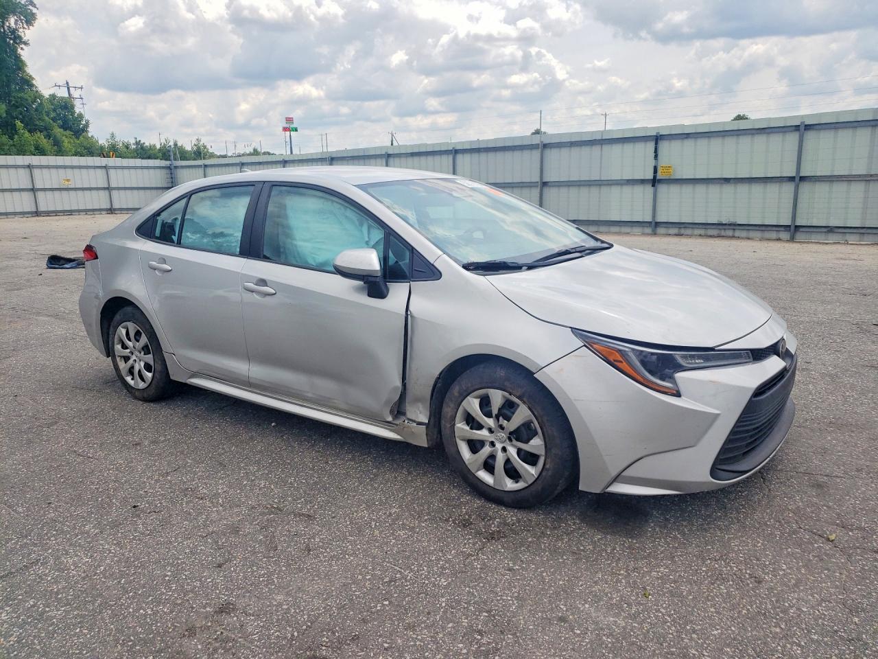 2023 TOYOTA COROLLA LE — Фото 4 из 12