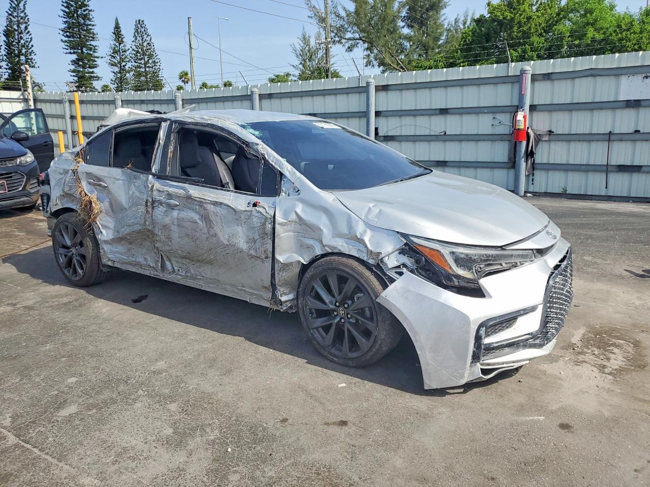 2023 TOYOTA COROLLA SE — Фото 4 из 12