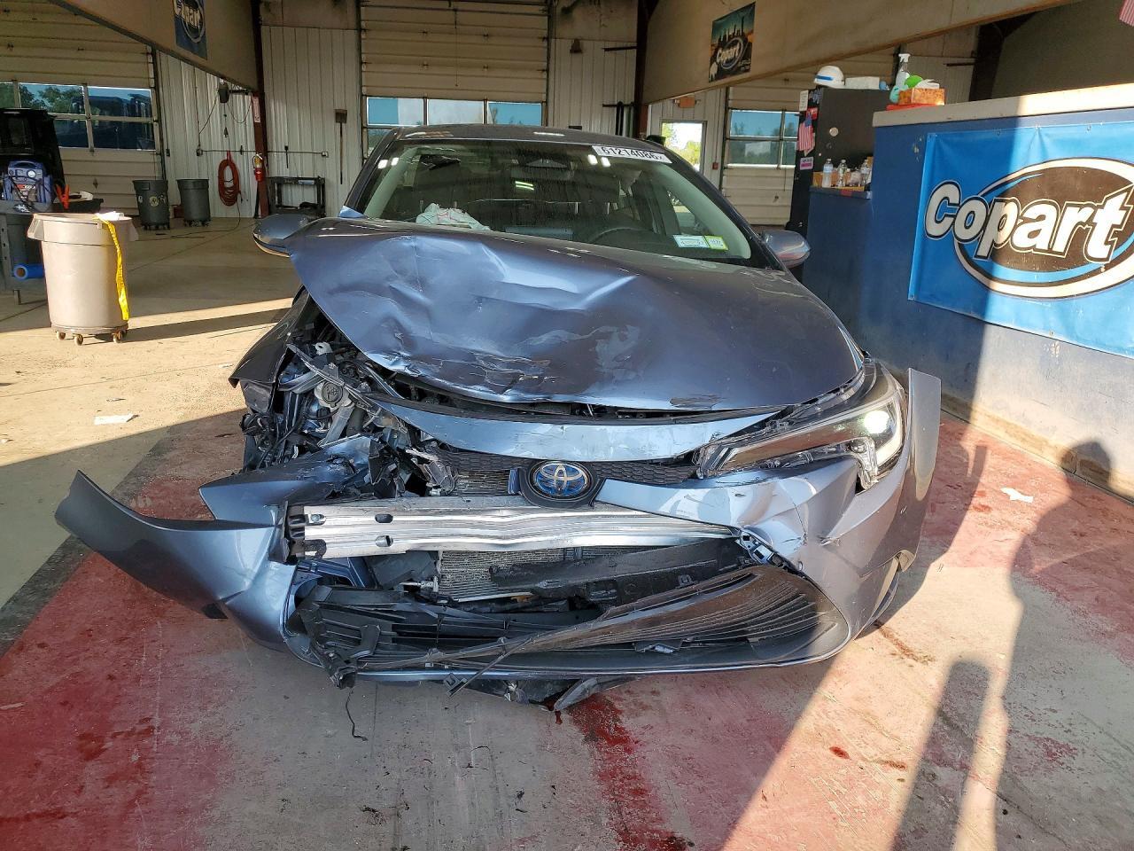 2023 TOYOTA COROLLA HYBRID LE — Фото 5 из 12