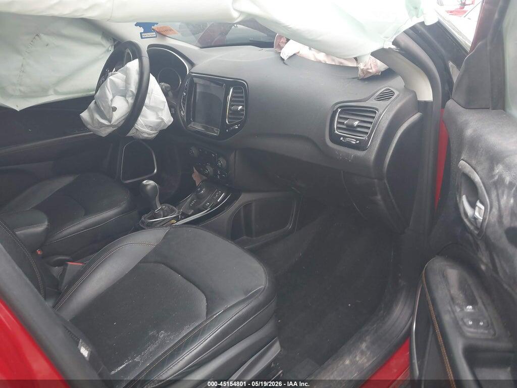 3C4NJDCB4JT153363 2018 JEEP COMPASS photo no. 5