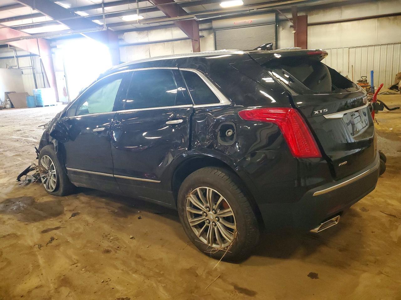 2019 CADILLAC XT5 LUXURY — Фото 2 из 13