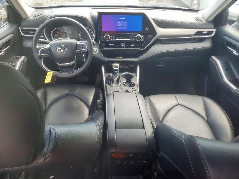 2023 TOYOTA HIGHLANDER XLE — Фото 8 из 12