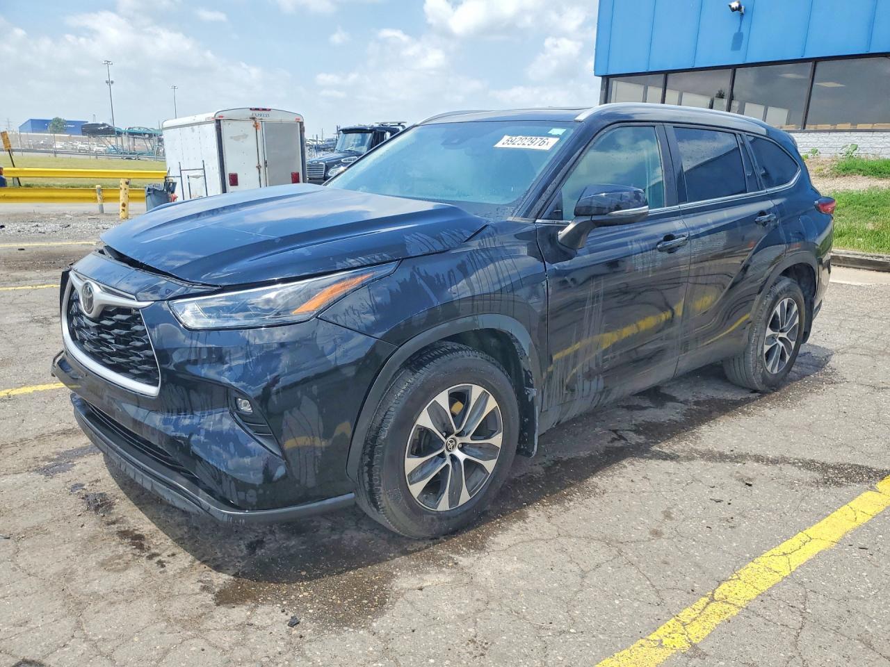 2023 TOYOTA HIGHLANDER XLE