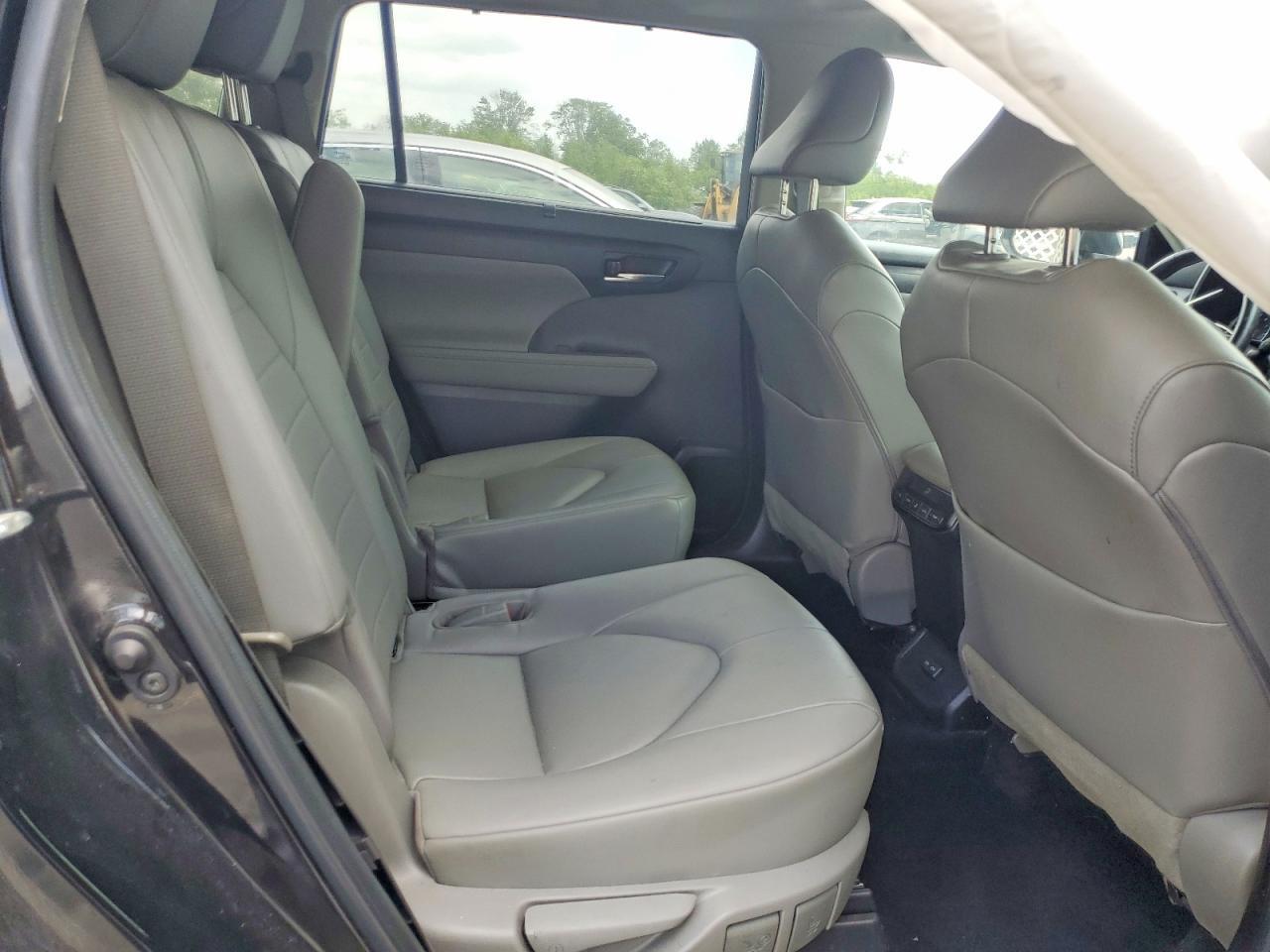 2023 TOYOTA HIGHLANDER XLE — Фото 11 из 13