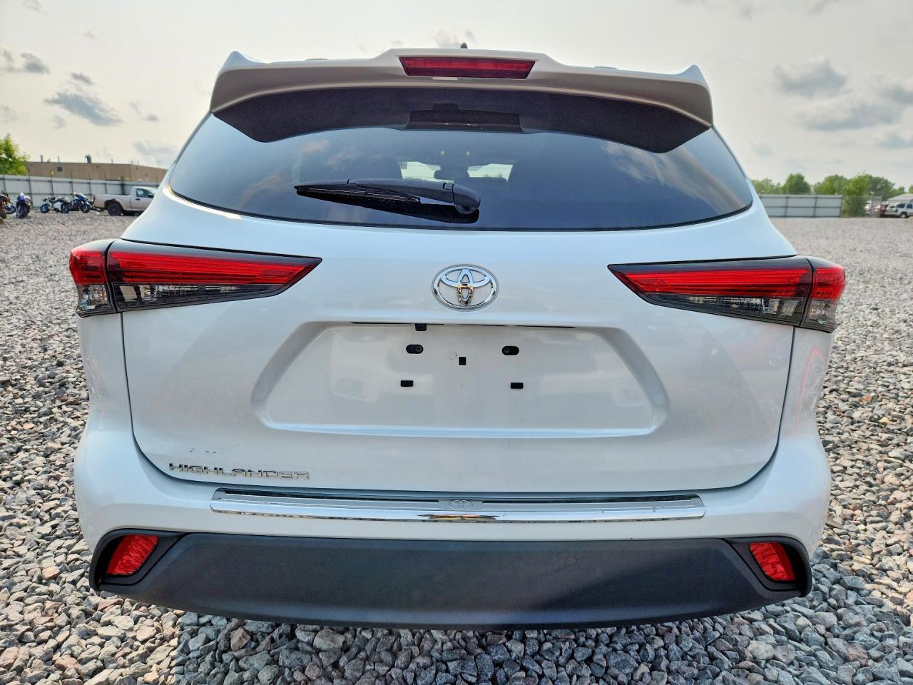 2023 TOYOTA HIGHLANDER L — Фото 6 из 13