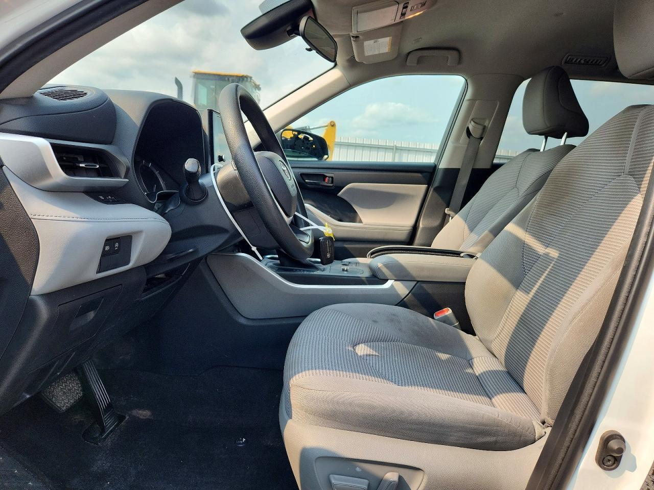2023 TOYOTA HIGHLANDER L — Фото 7 из 13