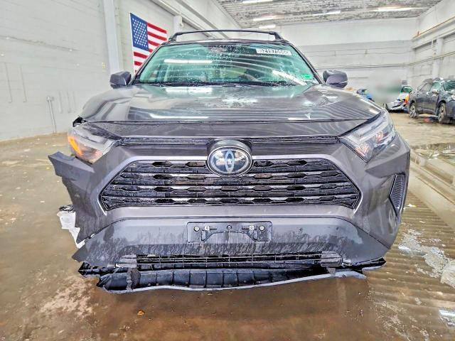 2023 TOYOTA RAV4 XLE — Фото 5 из 13