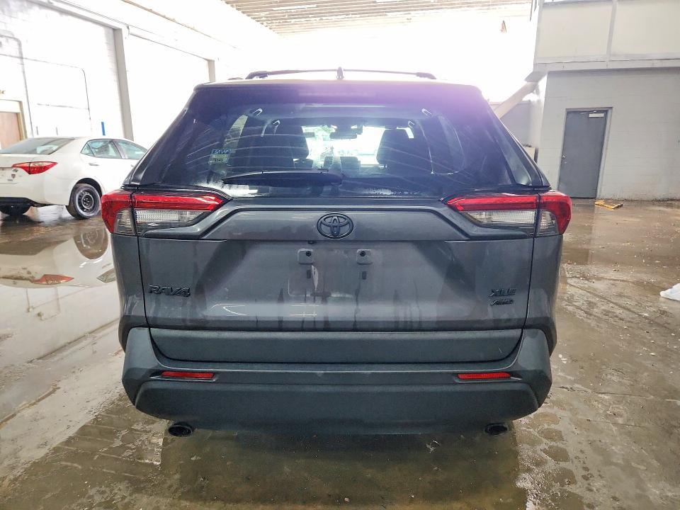 2023 TOYOTA RAV4 XLE — Фото 6 из 13