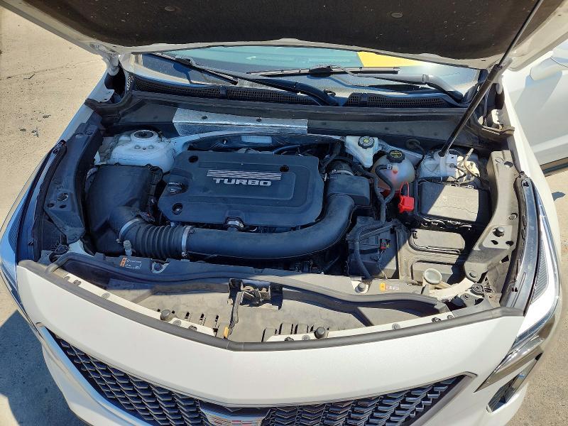 2019 CADILLAC XT4 SPORT — Фото 11 из 14
