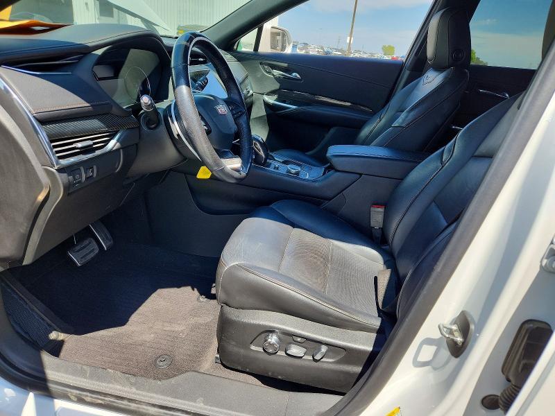 2019 CADILLAC XT4 SPORT — Фото 7 из 14