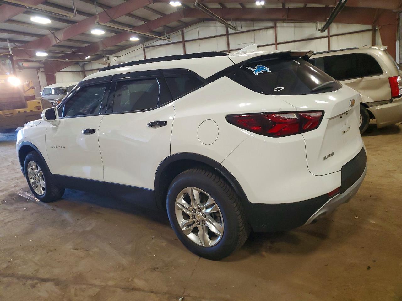 2019 CHEVROLET BLAZER 1LT — Фото 2 из 13