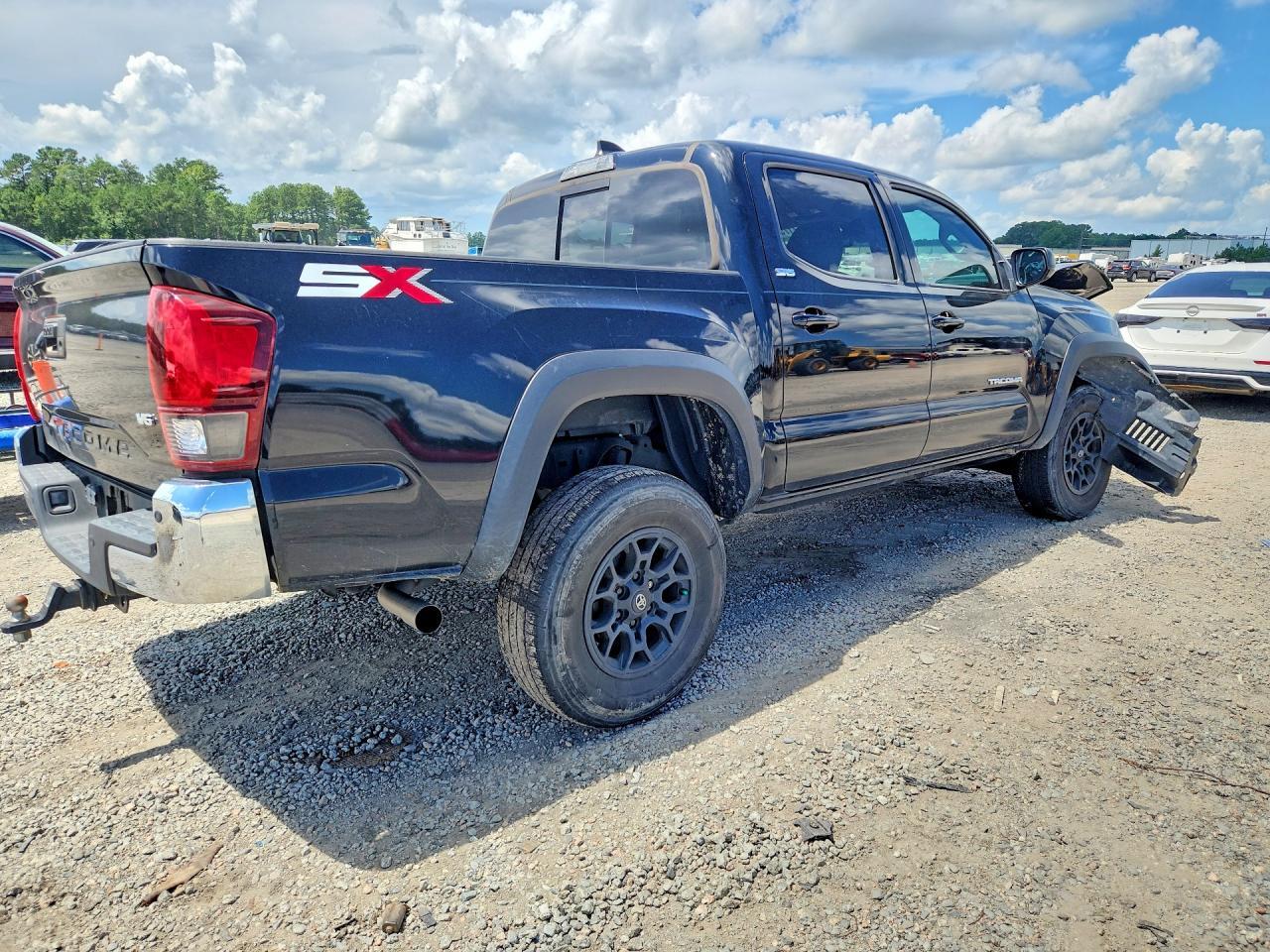 2023 TOYOTA TACOMA SR5 V6 — Фото 3 из 12