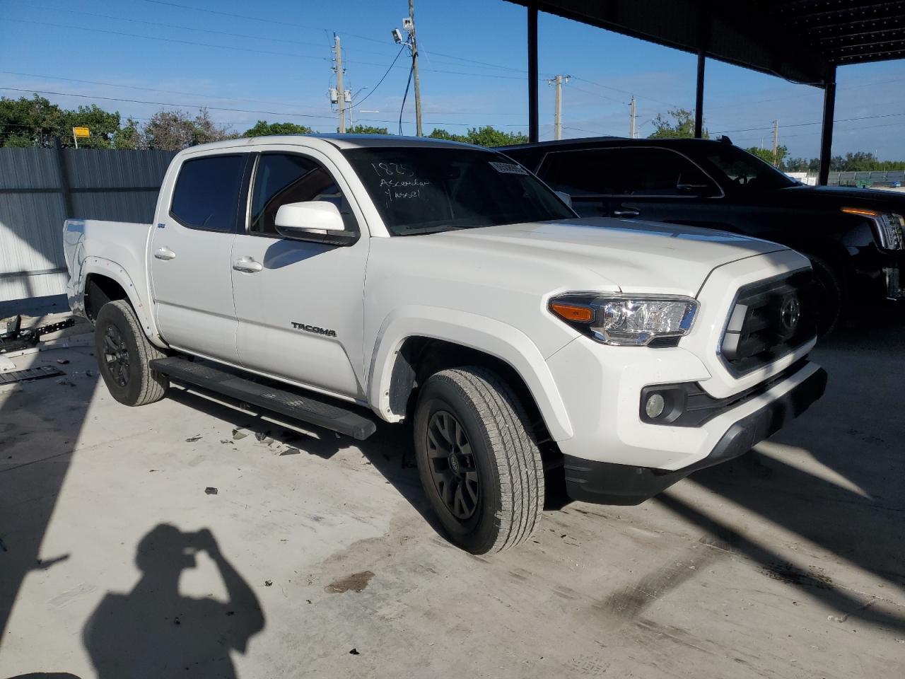2023 TOYOTA TACOMA DOUBLE CAB — Фото 4 из 12