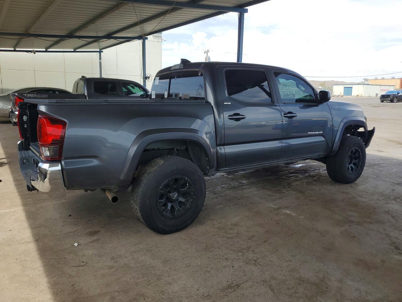 2023 TOYOTA TACOMA SR5 V6 — Фото 3 из 12